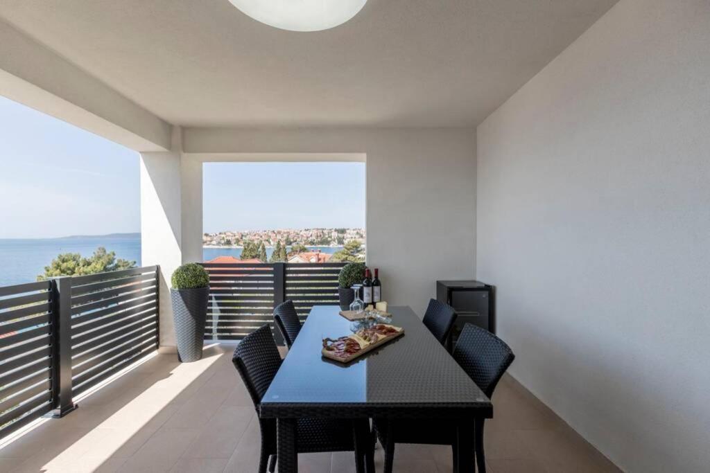 Apartment By Joe Trogir Eksteriør billede