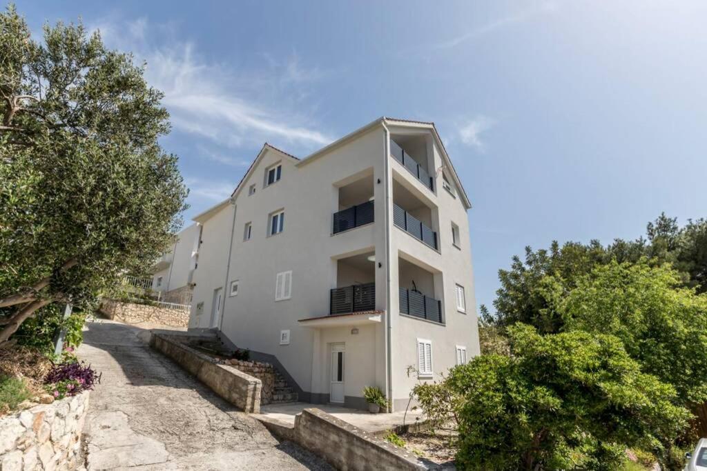 Apartment By Joe Trogir Eksteriør billede