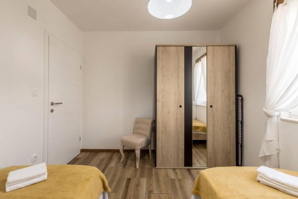 Apartment By Joe Trogir Eksteriør billede