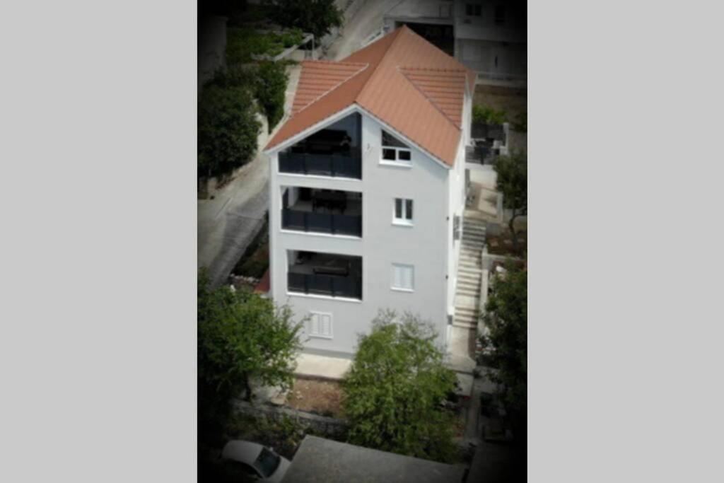 Apartment By Joe Trogir Eksteriør billede